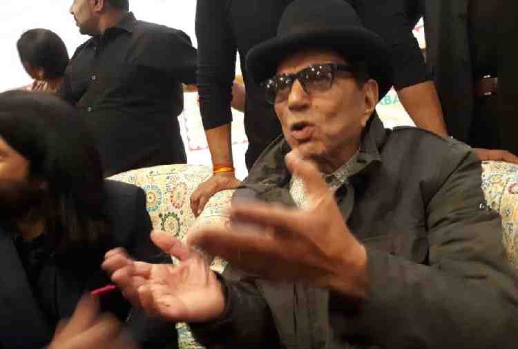 bollywood actor dharmendra garam dharam restaurant in murthal of sonipat