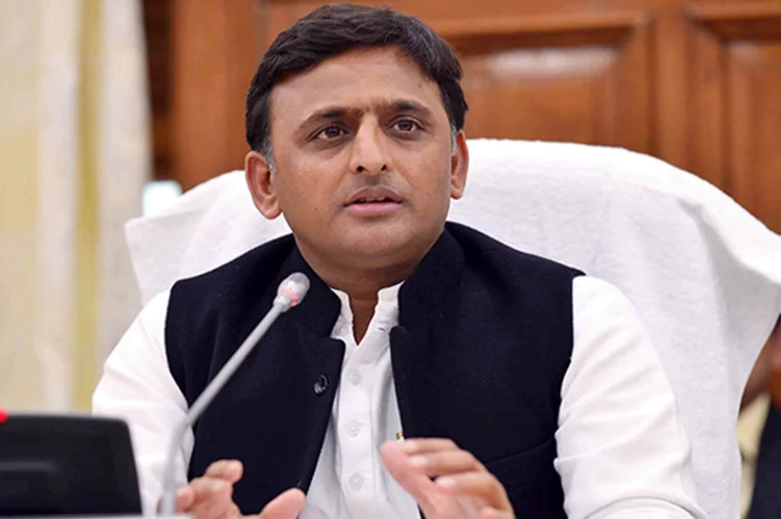  challenges against akhilesh yadav over possible alliance of SP and BSP.