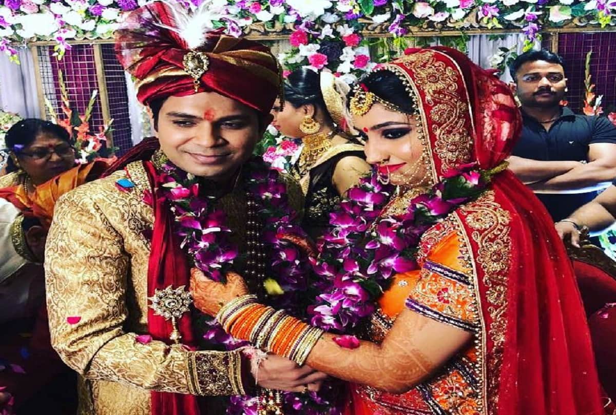 Wedding Pictures Of Bollywood Singer Ankit Tiwari And His Wife Pallavi Shukla