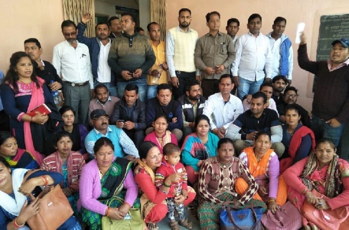 रामनगर बीडीसी बैठक में डीएम के न पहुंचने पर बैठक का किया बहिष्कार
