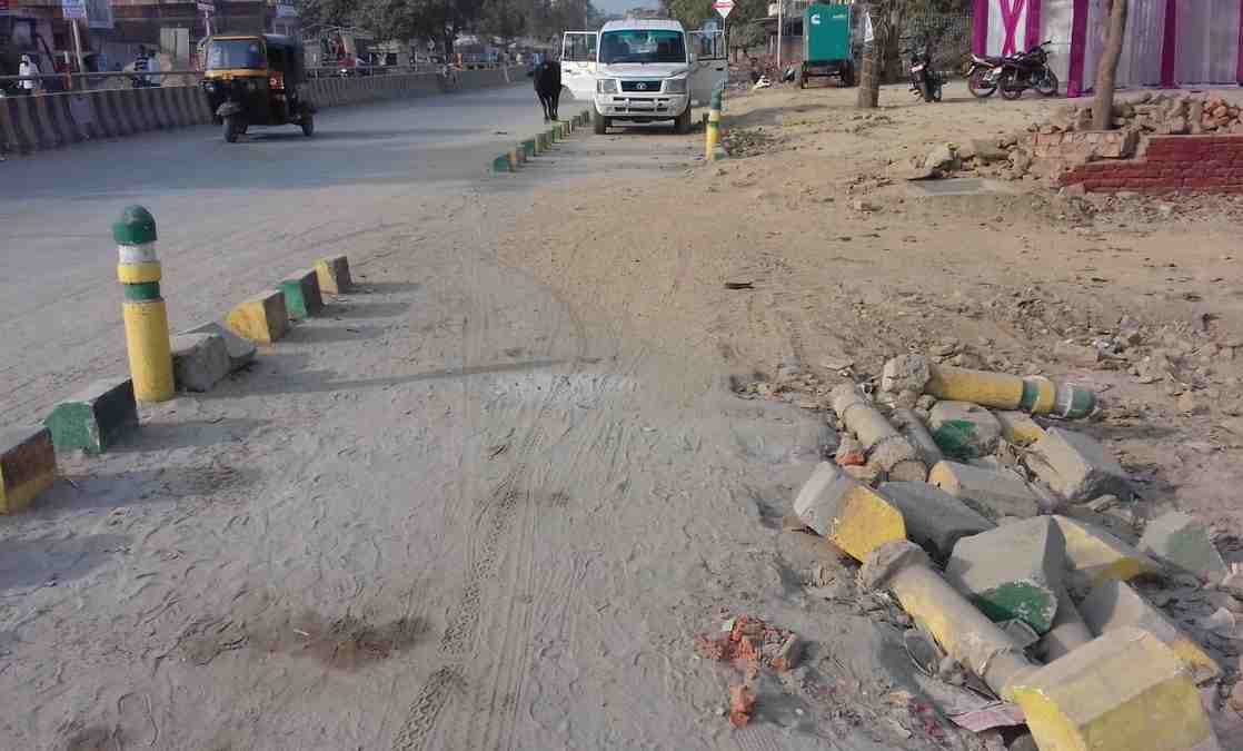 Occupation on cycle track in varanasi