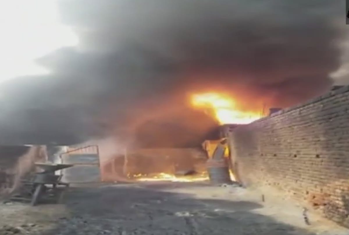 fire breaks out in scrap godown at delhis rohini, 5 fire tenders at spot