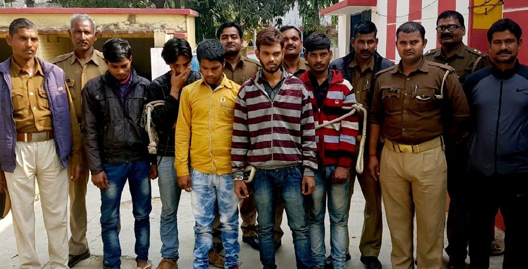 Autolifter gang busted, four arrested