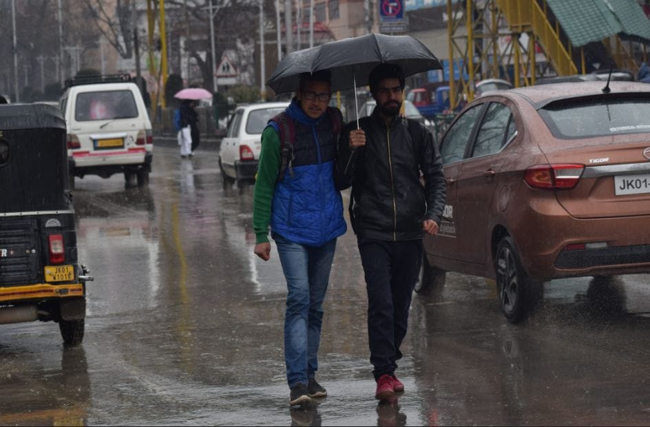 three dead in mudslide hits Lolab forests in Kupwara jammu and kashmir