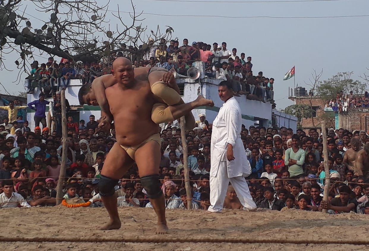 तीन मिनट में ही गोरखपुर के गोविंद जीती कुश्ती
