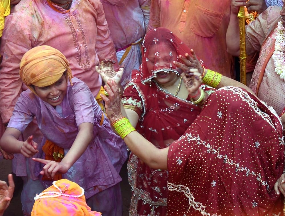 UP CM Yogi Adityanath enjoyed holi in barsana mathura