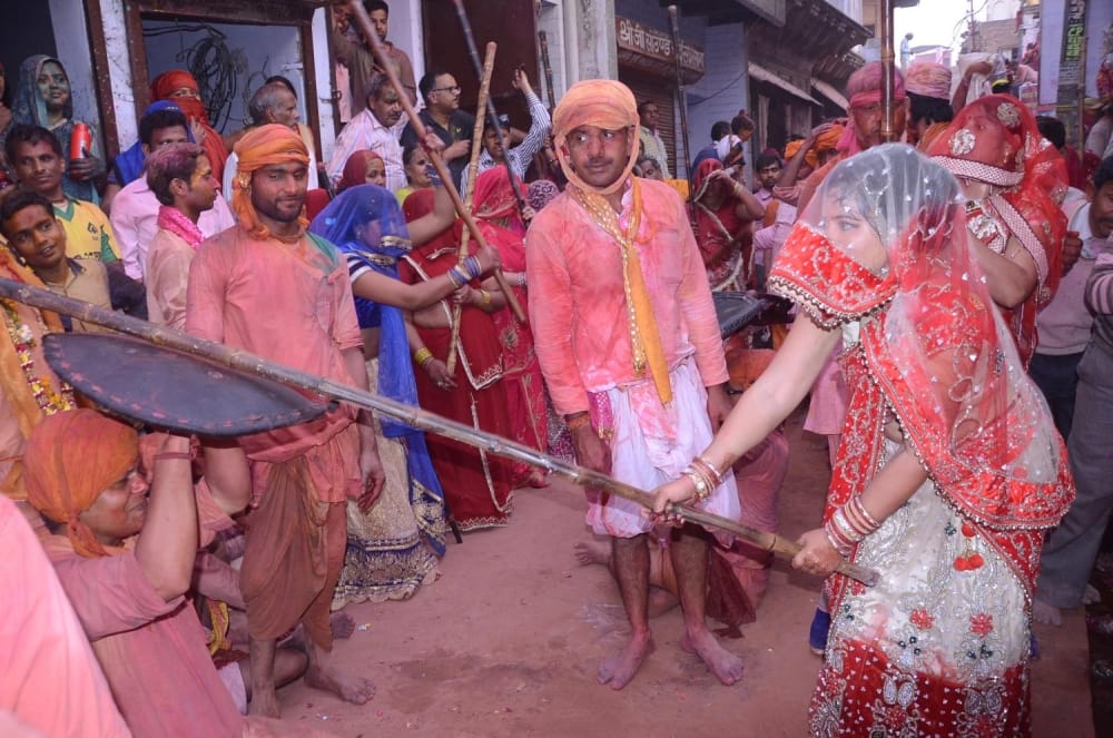 UP CM Yogi Adityanath enjoyed holi in barsana mathura