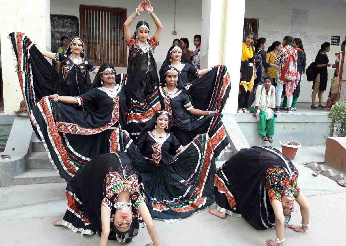 Youth fest last day programme in arya mahila pg college