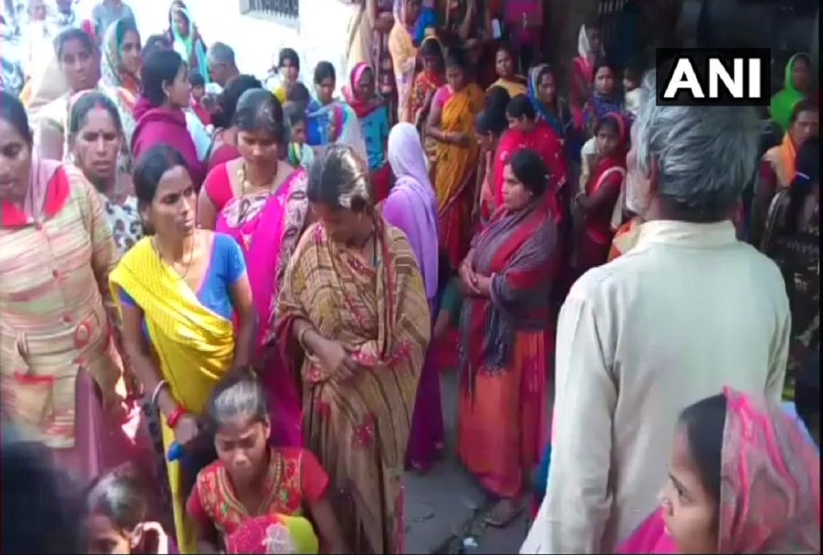 Bihar: 9 students dead, 24 injured after a vehicle rammed into a school building in Muzaffarpur