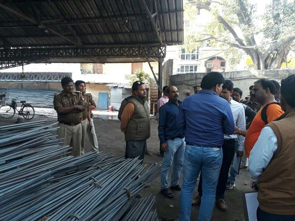 एसआईबी की टीम ने सरिया मिल और गोदाम पर मारा छापा