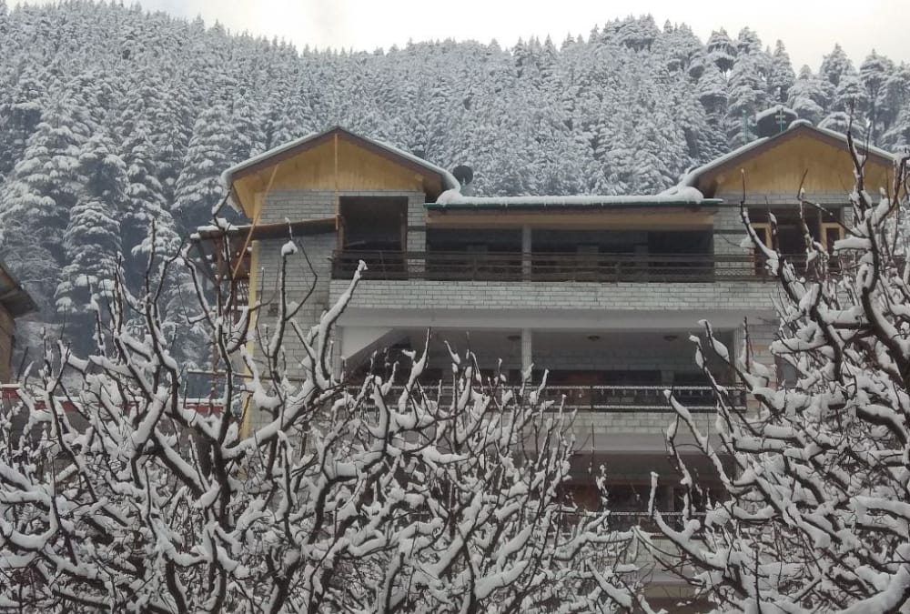 Fresh snowfall in himachal pradesh manali bharmour
