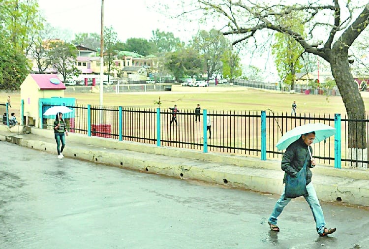 हल्की बूंदाबांदी से कहीं राहत तो किसान-बागवान आहत