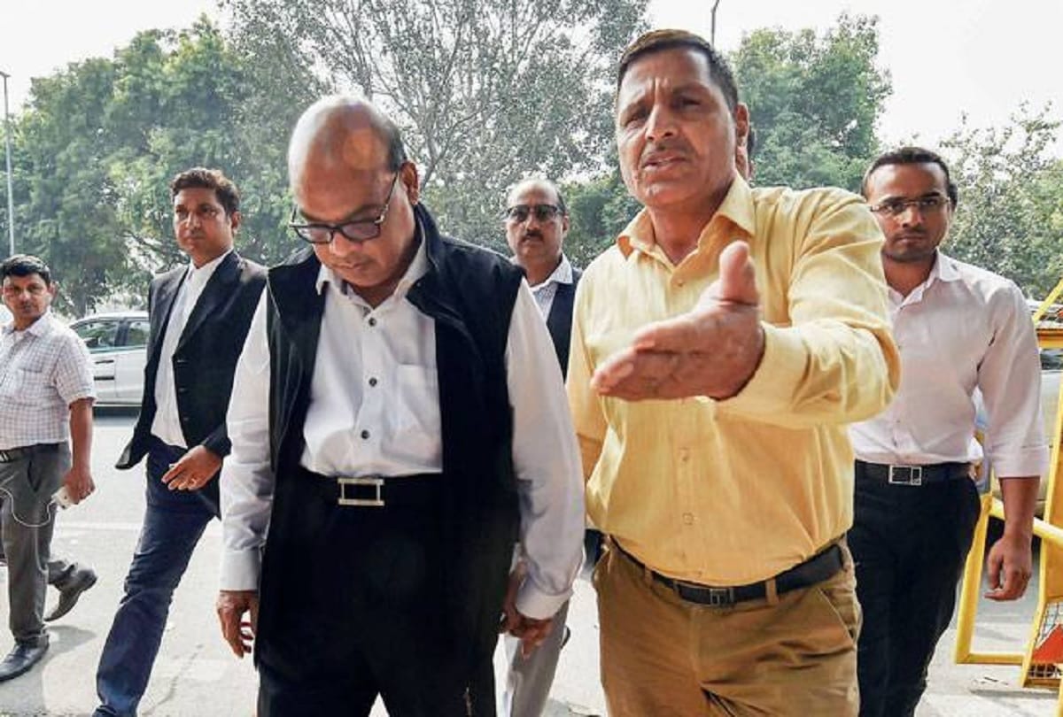 chargesheet filed against rotomac's chairman and his son  