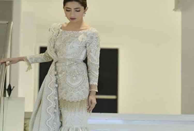 pakistani actress mahira khan look stunning in these photos viral in social media