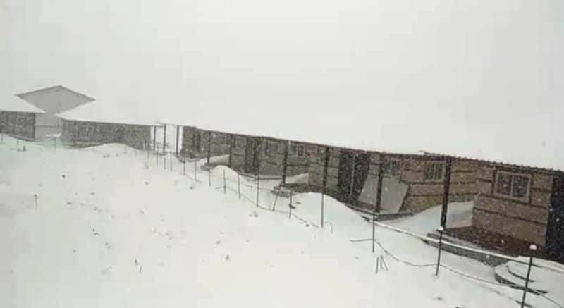 beautiful snowfall in uttarakhand