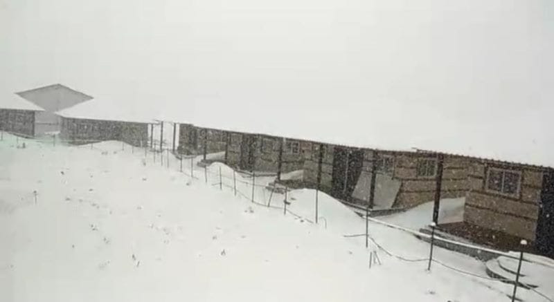 beautiful snowfall in uttarakhand