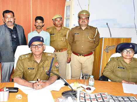 shahabad block pramukh relative arrest in illegal alcohal trading