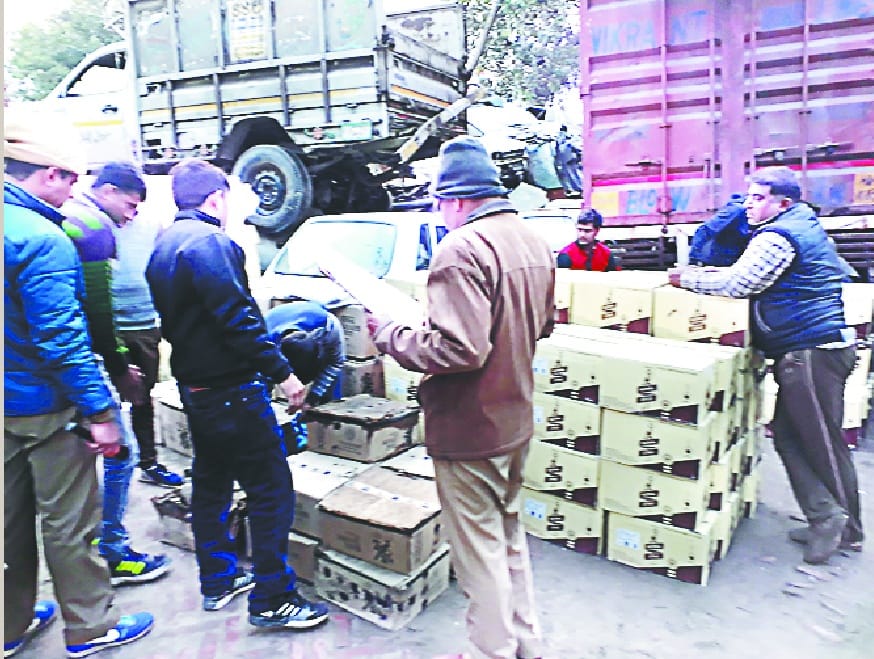 The smugglers coming with ammunition of 50 lakhs tried to crush the police