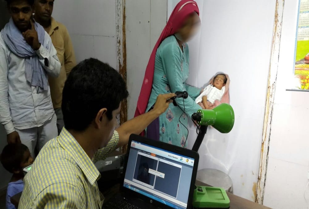 Child Aadhaar card now changed in blue colour