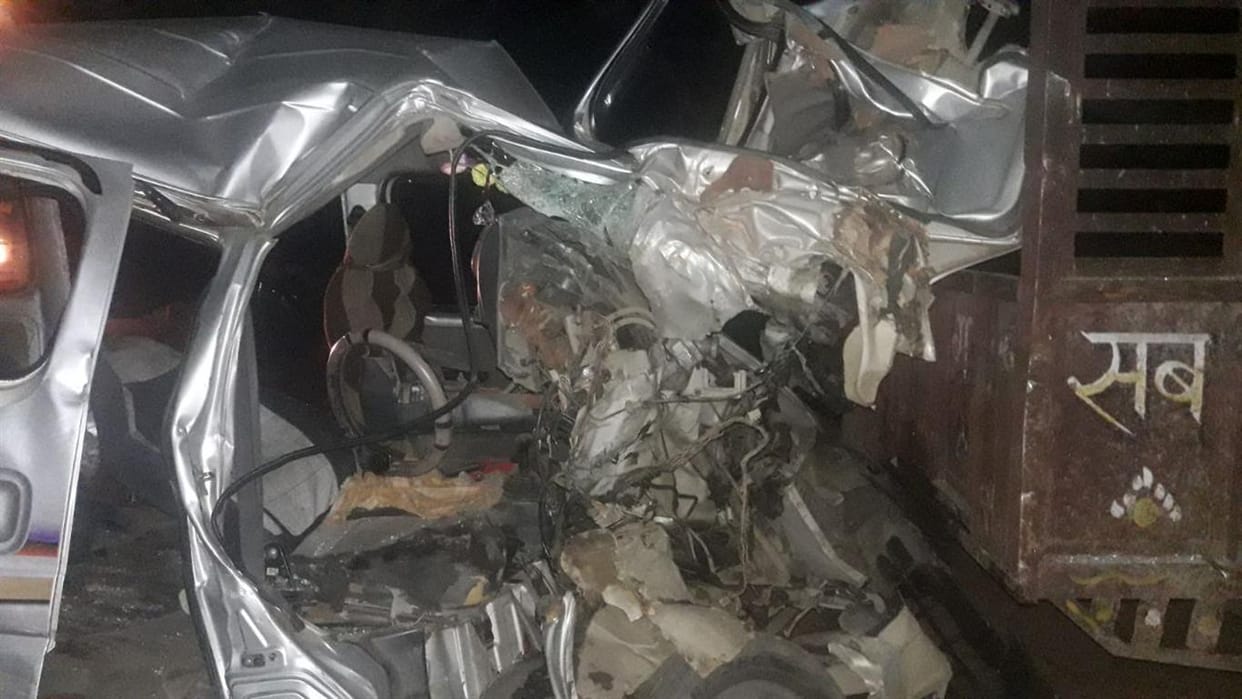 Tractor and car collision, death of one