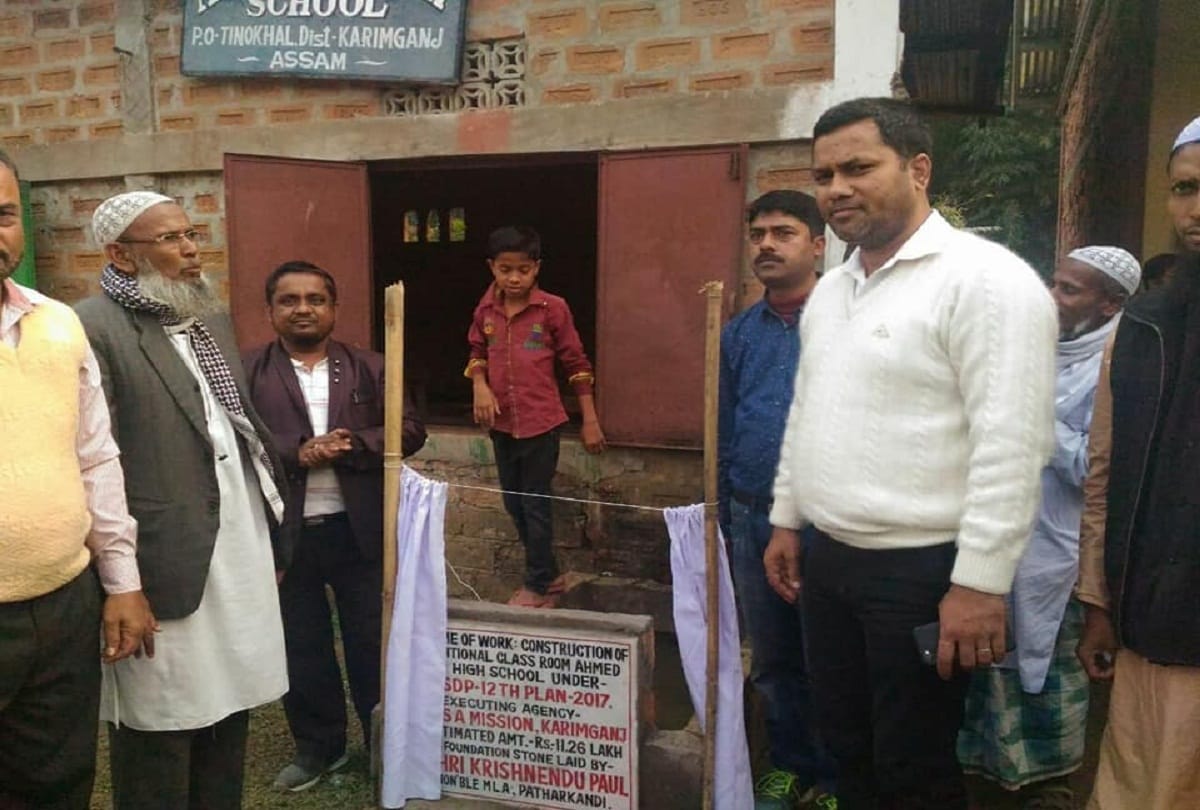 Success story of Ahmed Ali- by pulling Rickshaw open nine schools