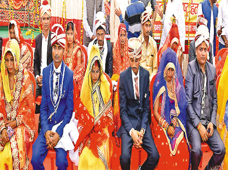 21 couples married without dowry