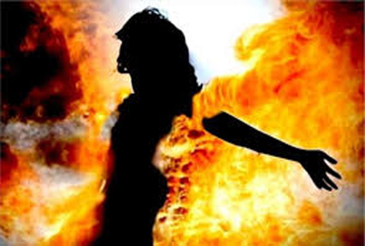 father Put daughter on fire