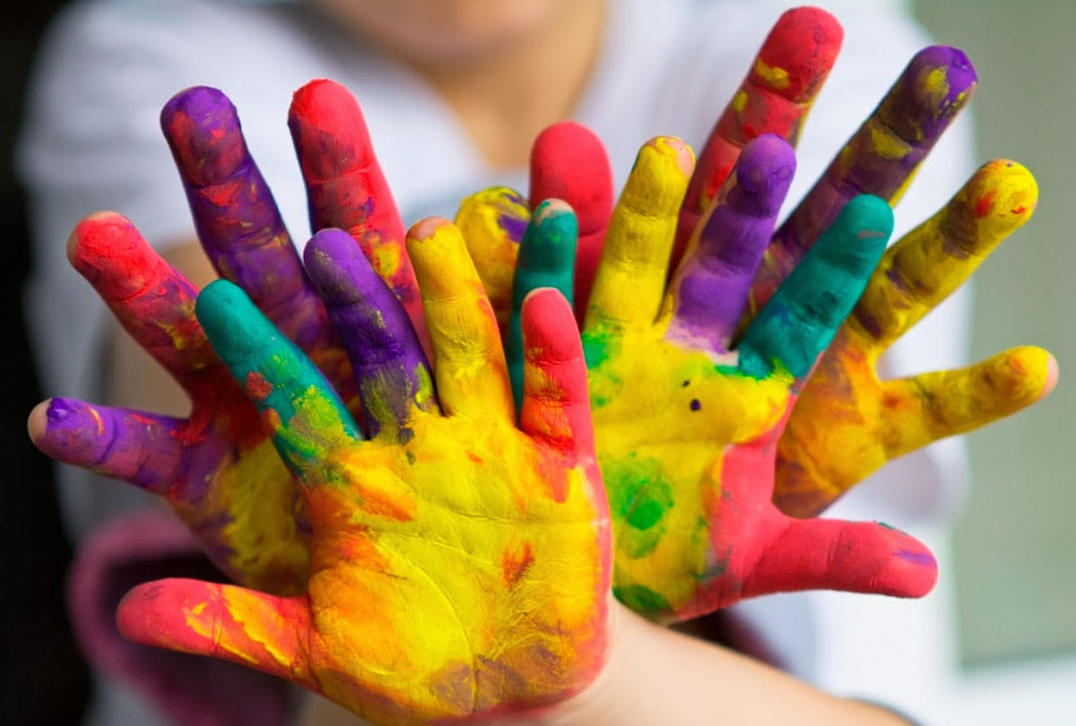 this city is famous for Holi Pichkari