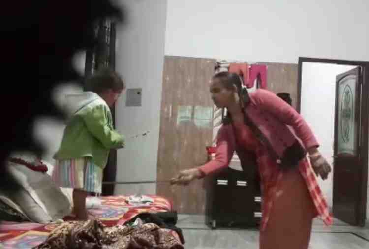 Video Viral, 17 Months Girl Child Beaten by Caretaker in Kapurthala of punjab