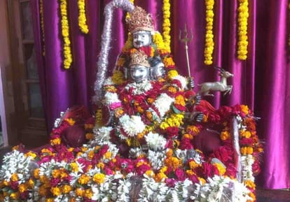 Baba vishwanath reached in laws house for gauna