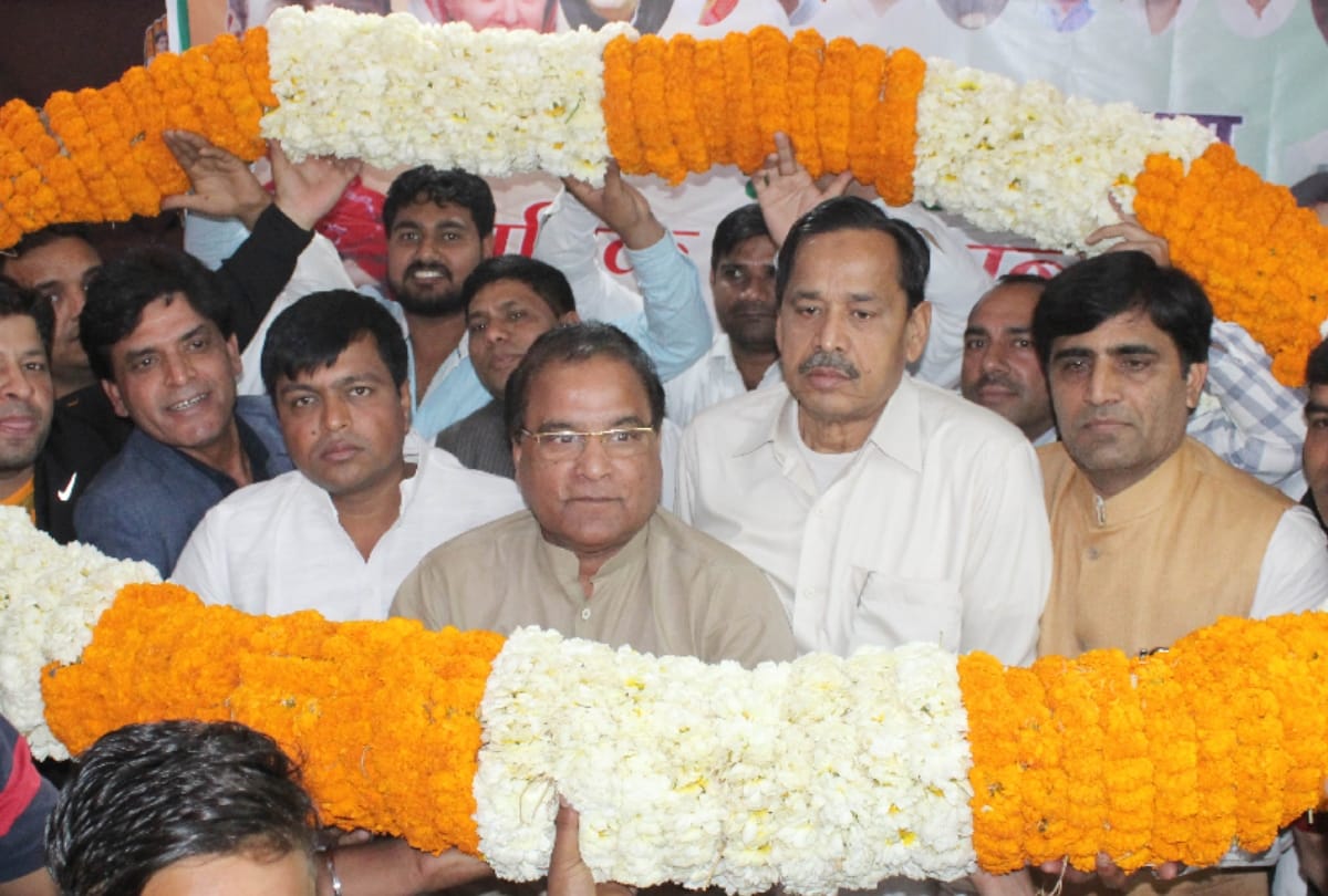 naseemuddin siddiqui was welcomed in noida