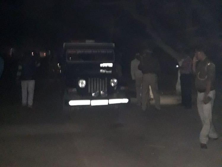 Police injured by stonning