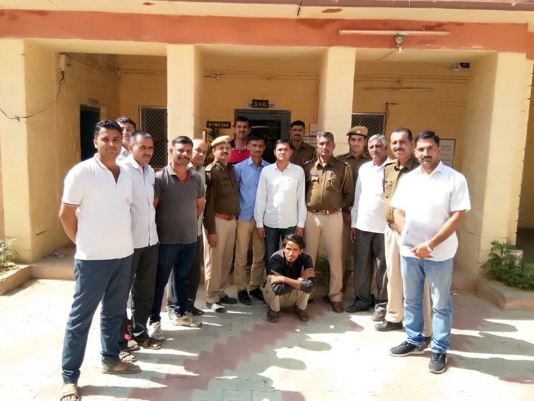 rajasthan- A man thieves to buy his taxi in jaisalmer