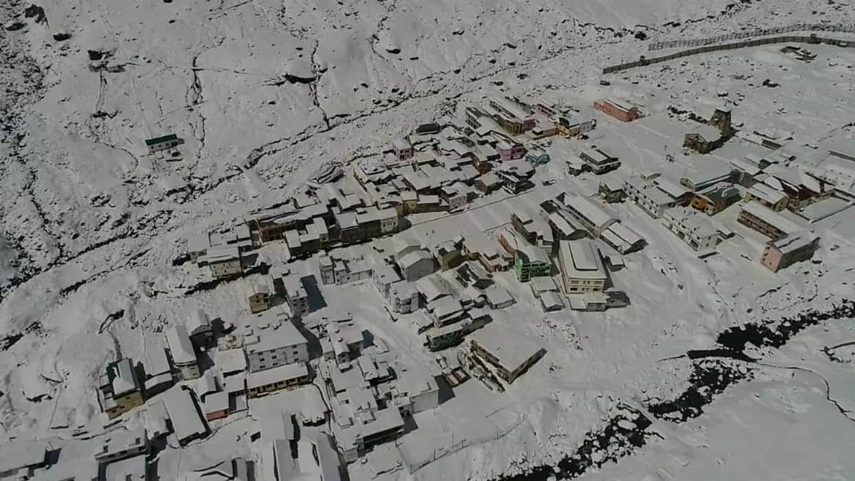 Heavy Snowfall in kedarnath and badrinath beautifull photos