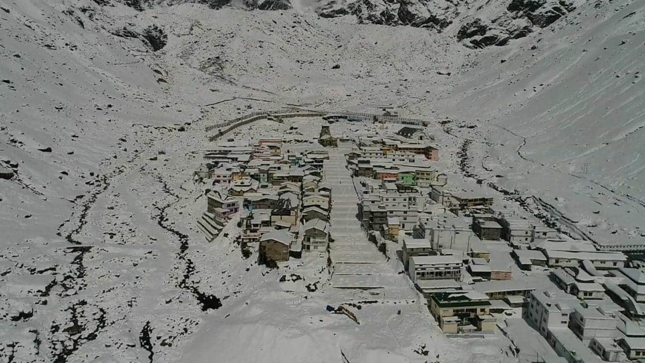 Heavy Snowfall in kedarnath and badrinath beautifull photos