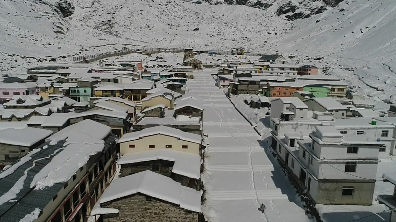 Heavy Snowfall in kedarnath and badrinath beautifull photos