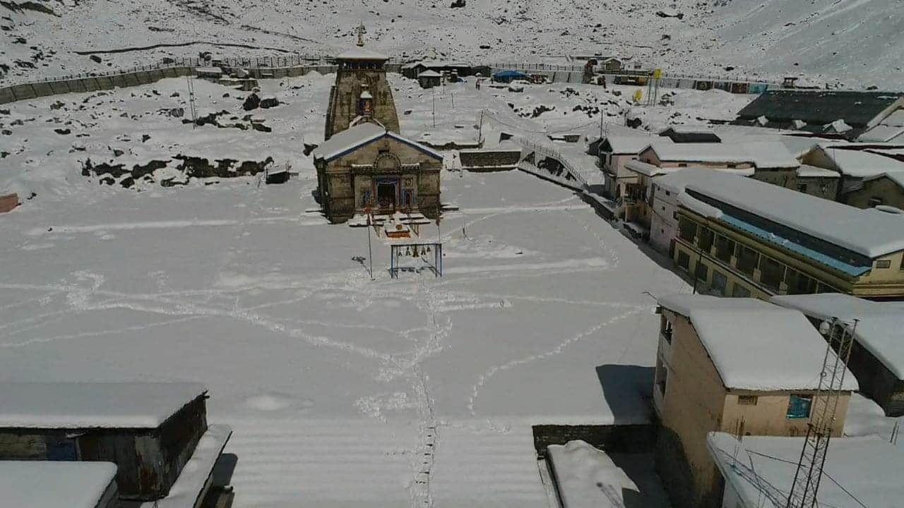 Heavy Snowfall in kedarnath and badrinath beautifull photos