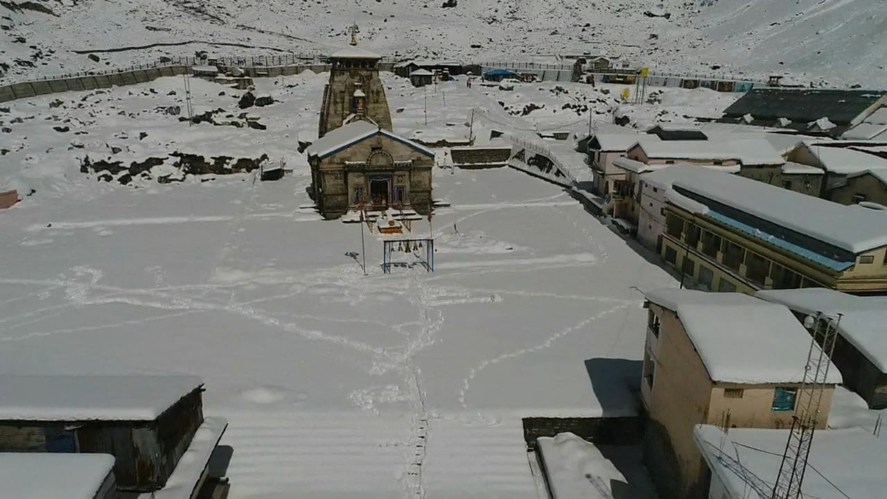 Heavy Snowfall in kedarnath and badrinath beautifull photos