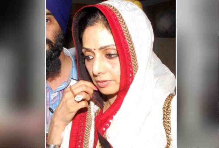 bollywood actress sridevi visited golden temple amritsar in year 2013