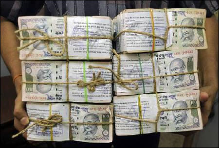 Fake note huge amount pistol and knife caught in kotdwar