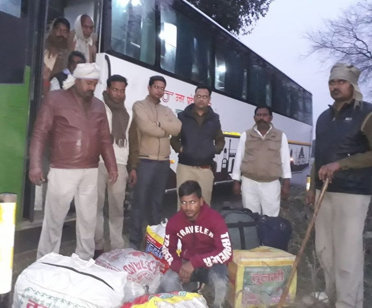 जनरथ से 15 पेटी शराब बरामद
