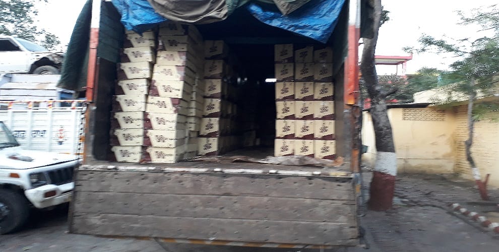 up: 50 lakh illegal liquor caught, three people arrested