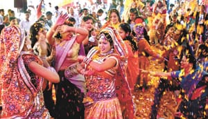 'Gujrati Modi Mughdar' is a goof