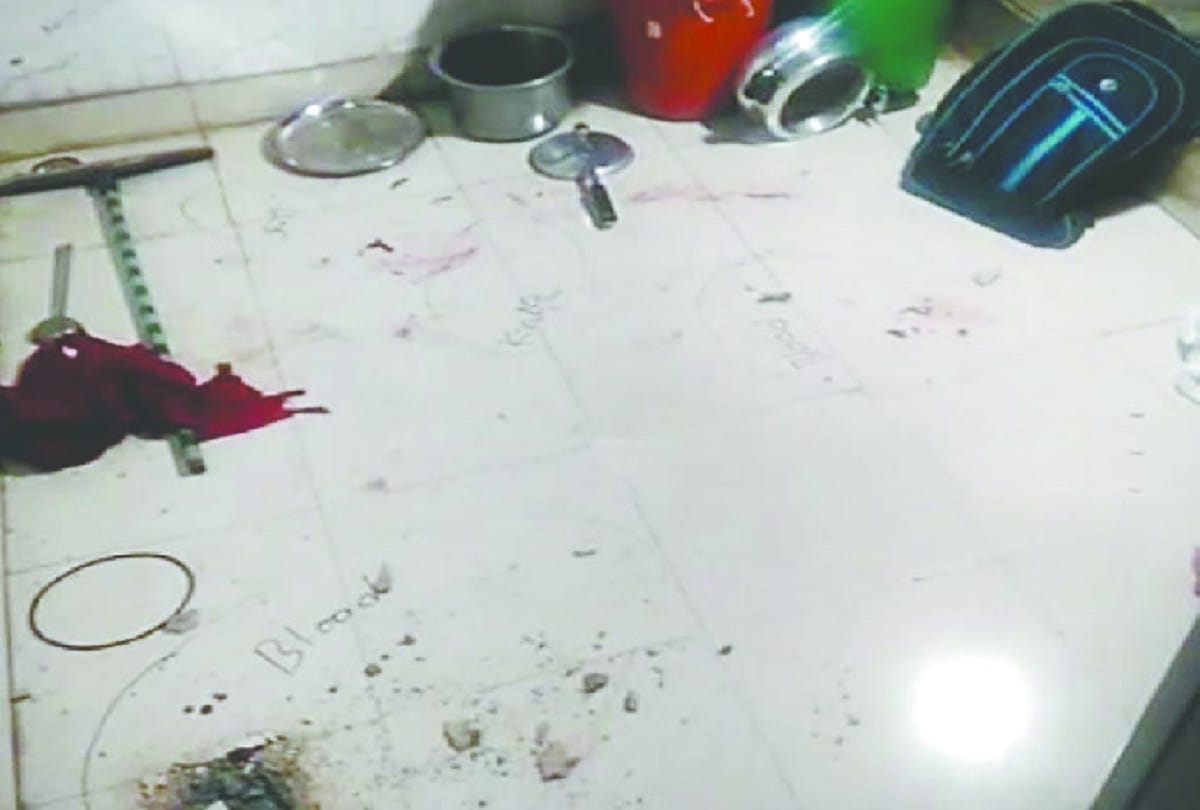 व्यक्ति के सिर पर फोड डाली बियर की बोतल