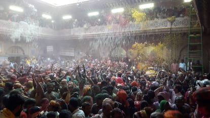 mathura holi in banke bihari temple vrindavan