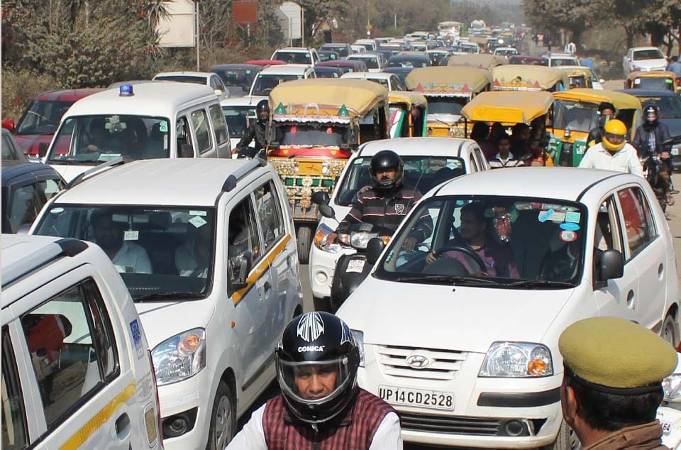 Businessmen gave 24 hours ultimatum to the Noida police