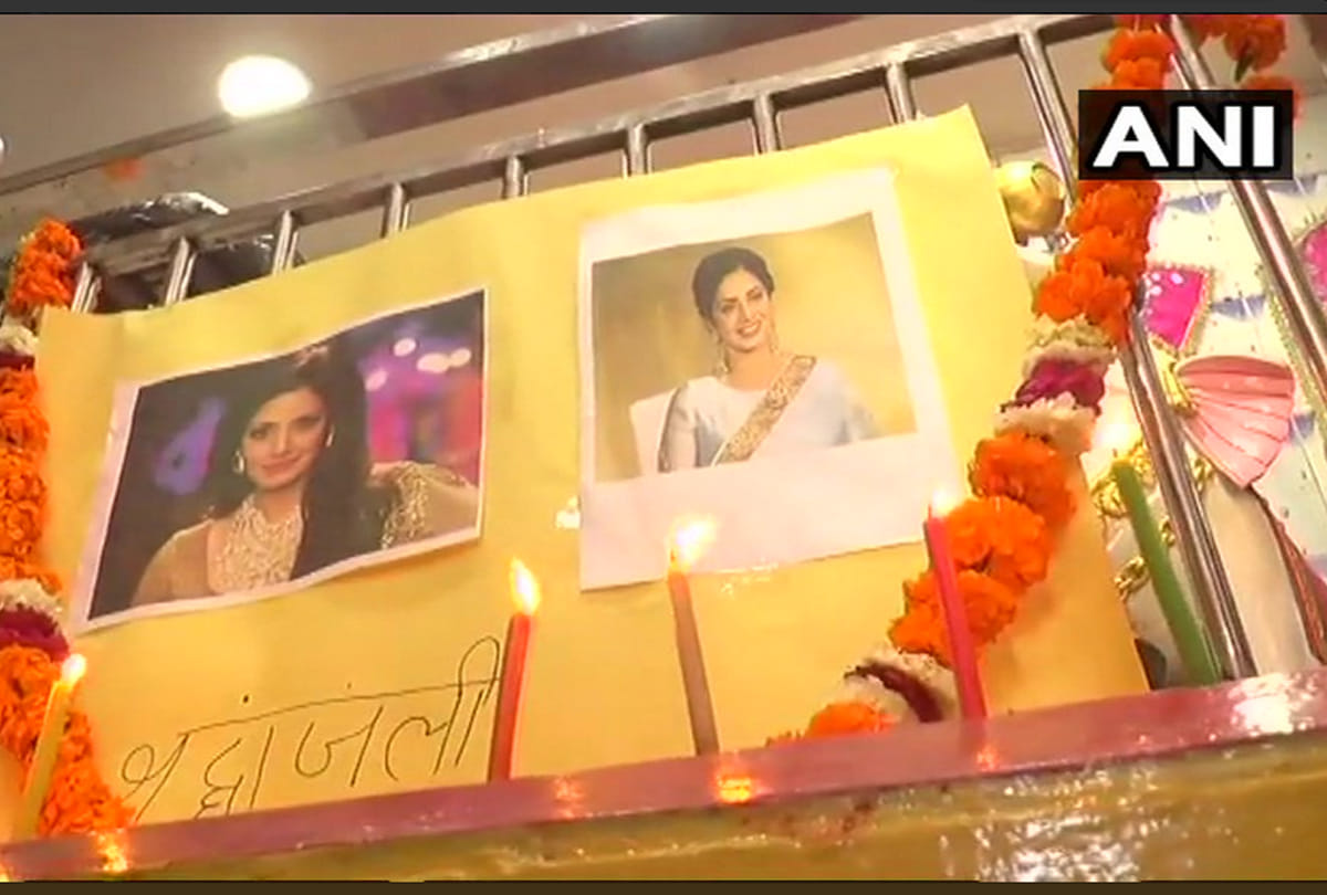 Fans light candles to pay tribute to Sridevi  in Kanpur 