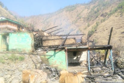 house on fire at kullu himachal