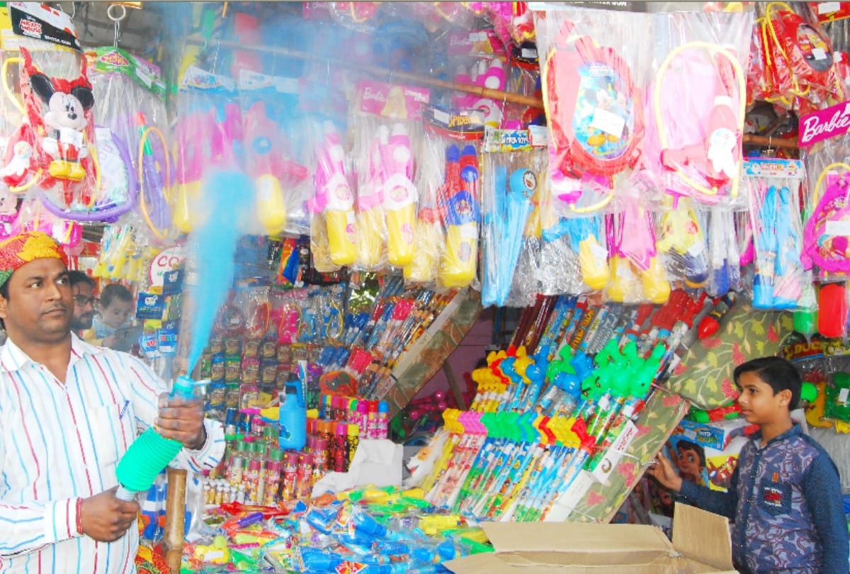 if you play holi with cheap colors, you can suffer from diseases like asthma 