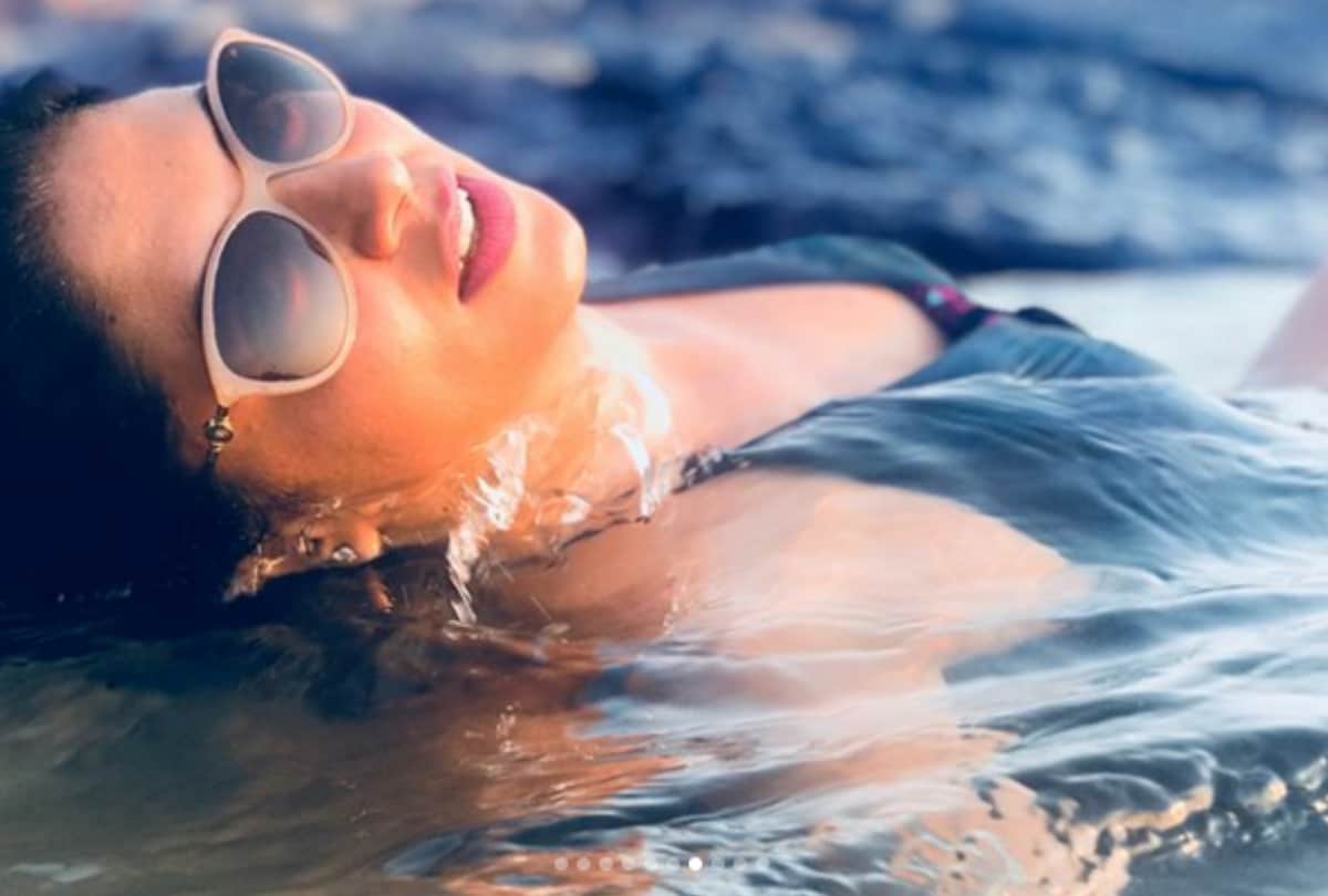 Kavita Kaushik lashes out on trollers on who are commenting on Yoga Bikini pictures